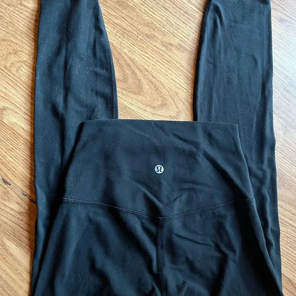 Lululemon Wunder under high rise crop size 2 - Picture 5 of 5